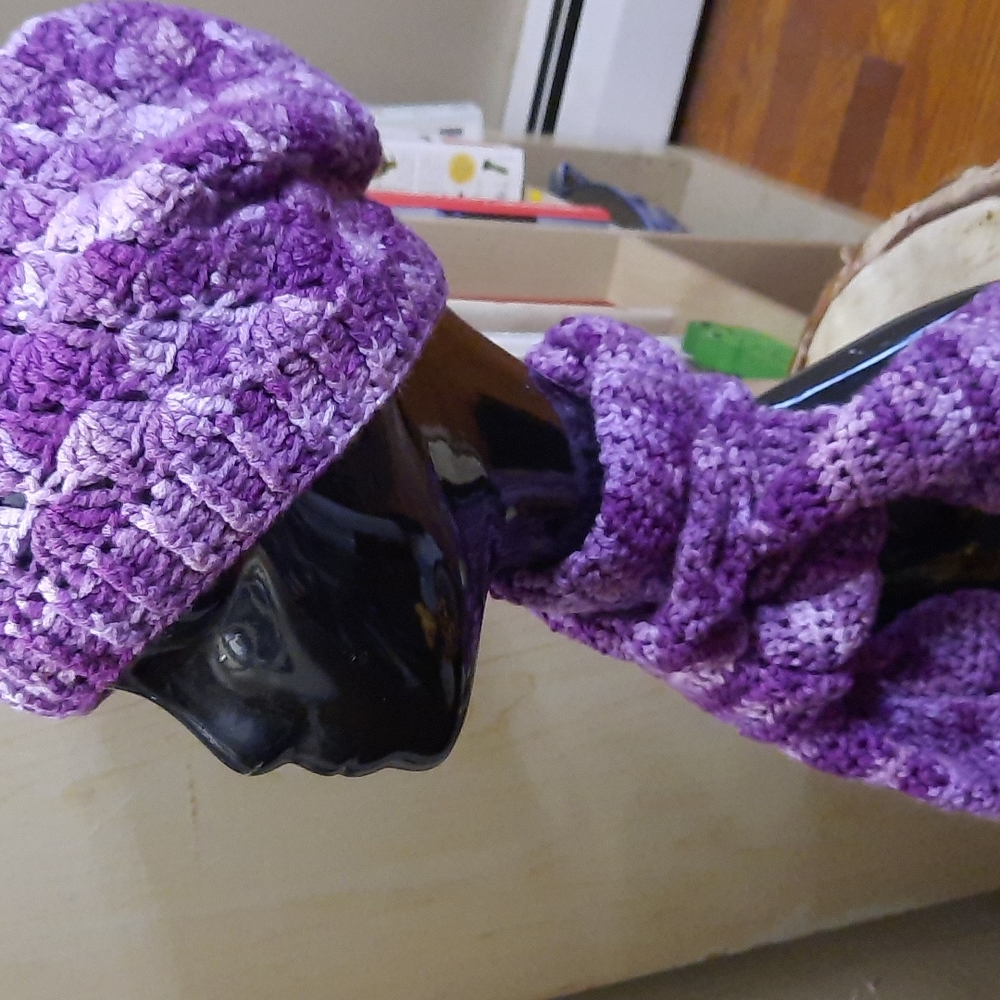 2 PC HANDCRAFTED KNITTED PURPLE MARBLED BEANIE HAT AND MATCHING SCARF NE… - Picture 4 of 9